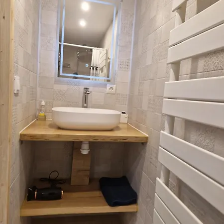 Le Petit Ceretant Lägenhet